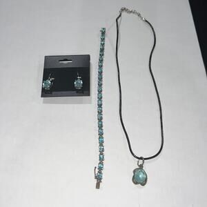 Necklace Earing Bracelet Set Gorgeous Blue Stones